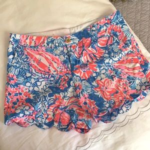 Lilly Pulitzer Buttercup scallop hem shorts - sz10